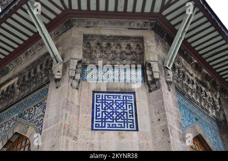 Située à Istanbul, en Turquie, la mosquée Hobyar a été construite en 1909. Il est célèbre pour ses carreaux. Banque D'Images