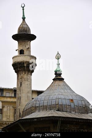 Située à Istanbul, en Turquie, la mosquée Hobyar a été construite en 1909. Il est célèbre pour ses carreaux. Banque D'Images