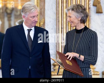 Bruxelles. Belgique, 01/12/2022, King Philippe - Filip de Belgique et Baronne / Barones Maie-Laure Coenraets photographiés lors d'une réception royale pour les personnes qui ont reçu la grâce de la noblesse, le jeudi 01 décembre 2022, au Palais Royal de Bruxelles. BELGA PHOTO BENOIT DOPPAGNE Banque D'Images