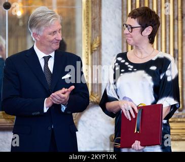 Bruxelles. Belgique, 01/12/2022, Roi Philippe - Filip de Belgique et Baronne / Barones Ariane Dierickx photographiée lors d'une réception royale pour les personnes qui ont été accordées avec la grâce de la noblesse, le jeudi 01 décembre 2022, au Palais Royal de Bruxelles. BELGA PHOTO BENOIT DOPPAGNE Banque D'Images