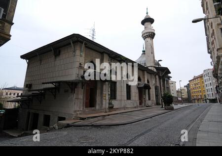 Située à Istanbul, en Turquie, la mosquée Hobyar a été construite en 1909. Il est célèbre pour ses carreaux. Banque D'Images