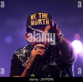 Mississauga, Canada. 11th juillet 2015. La chanteuse indo-canadienne Parichay se produit pendant le South Asian Summer Festival à Mississauga, en Ontario, au Canada. Parichay est considéré comme un pionnier de la musique Desi urbaine au Canada car il combine plusieurs genres comme le reggae, le hip hop, la pop et la maison avec la musique hindi et punjabi. (Photo de Creative Touch Imaging Ltd./NurPhoto) Credit: NurPhoto/Alay Live News Banque D'Images