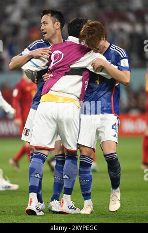 Doha, Qatar. 1st décembre 2022. Les joueurs du Japon fêtent après le match du Groupe E entre le Japon et l'Espagne lors de la coupe du monde de la FIFA 2022 au stade international de Khalifa à Doha, Qatar, le 1 décembre 2022. Credit: Li GA/Xinhua/Alay Live News Banque D'Images