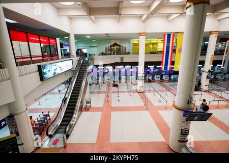 PHUKET, THAÏLANDE, - 06 NOVEMBRE 2015 : intérieur de l'aéroport international de Phuket. L'aéroport joue un rôle majeur dans l'industrie touristique de la Thaïlande, comme Phu Banque D'Images