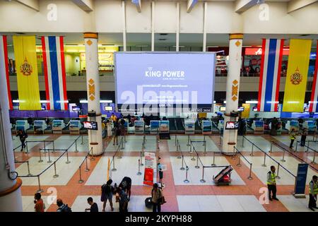 PHUKET, THAÏLANDE, - 06 NOVEMBRE 2015 : intérieur de l'aéroport international de Phuket. L'aéroport joue un rôle majeur dans l'industrie touristique de la Thaïlande, comme Phu Banque D'Images