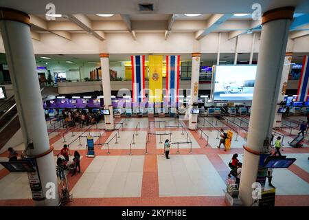 PHUKET, THAÏLANDE, - 06 NOVEMBRE 2015 : intérieur de l'aéroport international de Phuket. L'aéroport joue un rôle majeur dans l'industrie touristique de la Thaïlande, comme Phu Banque D'Images