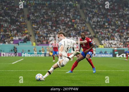 Doha, Al Khor, Qatar, Qatar. 1st décembre 2022. AL KHOR, QATAR - DÉCEMBRE 1 : le joueur de l'Allemagne David Raum passe le ballon lors de la coupe du monde de la FIFA, match du groupe E Qatar 2022 entre le Costa Rica et l'Allemagne au stade Al Bayt sur 1 décembre 2022 à Doha, au Qatar. (Credit image: © Florencia Tan Jun/PX Imagens via ZUMA Press Wire) Banque D'Images