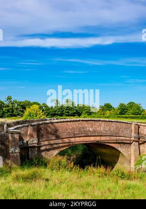 Pont de Lullington Rd au-dessus de la rivière Cuckmere près d'Alfriston, district de Wealden, East Sussex, Angleterre, Royaume-Uni Banque D'Images