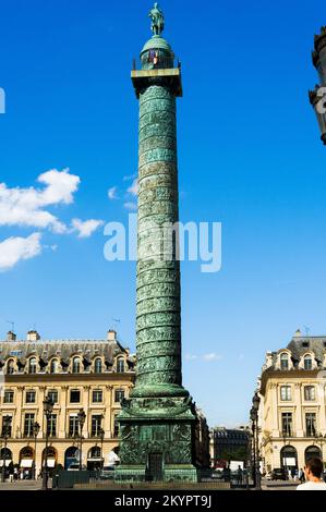 Colonne célébrant la victoire de Napoléon à Austerlitz, Place Vendôme, Paris Banque D'Images