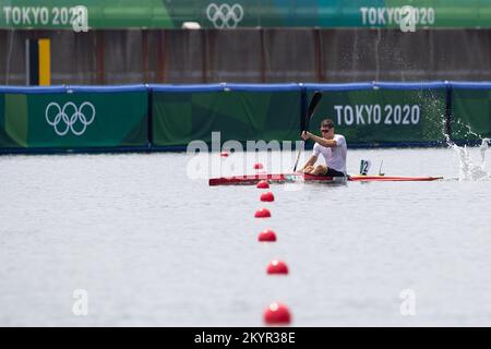 02 août 2021: Adam Varga de l'équipe Hongrie participe aux courses de chevaux de sprint en canoë de kayak de MenÕs 1000m, aux Jeux Olympiques de Tokyo en 2020 sur la voie navigable de la forêt marine à Tokyo, au Japon. Daniel Lea/CSM} Banque D'Images