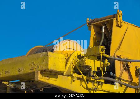 Grue de levage acier treuil lourd corde de traction levage câble industriel levage élingue de levage de charge industrie. Banque D'Images