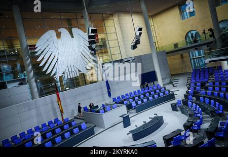 Berlin, Allemagne. 02nd décembre 2022. Le plénum peu avant le début de la session. Les sujets abordés incluent la lecture du droit de séjour 2nd/3rd et l'accélération des procédures d'asile. Credit: Kay Nietfeld/dpa/Alay Live News Banque D'Images