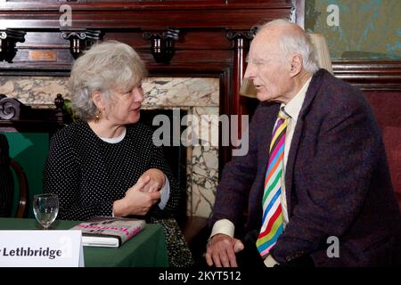 Peter Snow et Lucy Lethbridge; déjeuner Oldie lit 15-11-22 Neil Spence Photography; The Liberal Club; Banque D'Images