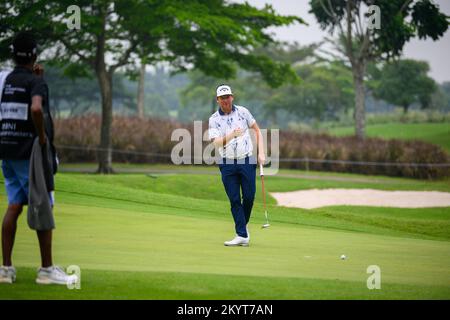 Jakarta, INDONÉSIE. 02nd décembre 2022. Mathiam Keyser de L'AFRIQUE DU SUD pute au trou 10 pendant le tour de 2nd les maîtres indonésiens BNI au club de golf Royale Jakarta à Jakarta, INDONÉSIE. Keyser fermera avec un quatre-moins de 68 pour prendre une part de la tête du club sur 11-sous-parte. Crédit : Jason Butler/Alay Live News. Banque D'Images