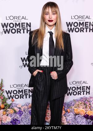 Los Angeles, États-Unis. 01st décembre 2022. LOS ANGELES, CALIFORNIE, États-Unis - DÉCEMBRE 01 : l'actrice australienne Katherine Langford arrive à l'Oréal Paris 'Women of Worth Celebration 2022 qui s'est tenue à l'Ébell de Los Angeles sur 1 décembre 2022 à Los Angeles, Californie, États-Unis. (Photo de Xavier Collin/image Press Agency) Credit: Image Press Agency/Alay Live News Banque D'Images