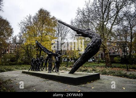 AMSTERDAM - le Monument national à l'esclavage dans l'Oosterpark, à l'occasion de la journée internationale pour l'abolition de l'esclavage. Le plan est que huit ministres, dont Mark Rutte lui-même, s'excusent pour le passé esclavagiste à divers endroits dans le monde sur 19 décembre. ANP REMKO DE WAAL pays-bas hors - belgique hors Banque D'Images