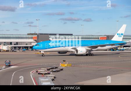 Une photo d'un avion KLM Asie à l'aéroport de Schiphol. Banque D'Images