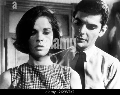 Ali MacGraw, Richard Benjamin, sur le tournage du film, 'Au revoir, Colomb', Paramount Pictures, 1969 Banque D'Images