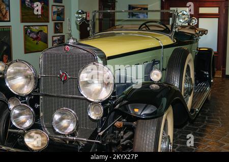 Moscou, Russie, 06 juin 2010. Voiture d'époque 1930 Cadillac V16 série 452. Banque D'Images