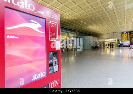 VENISE - 14 SEPTEMBRE 2014 : kiosque à billets à la gare de Venise. Venise est une ville du nord-est de l'Italie située sur un groupe de 118 petites îles Banque D'Images