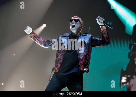 Rome, Italie. 29th novembre 2022. Le chanteur italien Salmo pseudonyme de Maurizio Pisciottu en concert au Palasport. Rome (Italie), 29 novembre 2022 Credit: dpa/Alamy Live News Banque D'Images