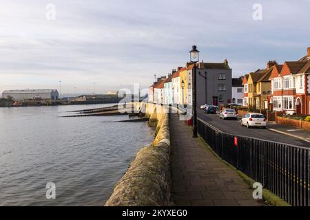 Le front de mer et des maisons en terrasse géorgienne à la pointe dans le vieux Hartlepool,Angleterre,UK Banque D'Images