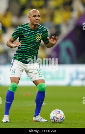 Lusail, Lusail, Qatar, Qatar. 2nd décembre 2022. LUSAIL, QATAR - DÉCEMBRE 2 : le joueur du Brésil Fabinho se réchauffe avant le match G de la coupe du monde de la FIFA, Qatar 2022 entre le Brésil et le Cameroun au stade Lusail sur 2 décembre 2022 à Lusail, Qatar. (Credit image: © Florencia Tan Jun/PX Imagens via ZUMA Press Wire) Credit: ZUMA Press, Inc./Alamy Live News Banque D'Images