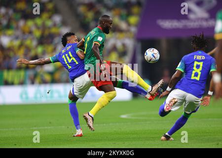 Lusail City, Qatar. 02nd décembre 2022. Eder Militao, Nicolas Moumi Ngamaleu lors de la coupe du monde de la FIFA, Qatar 2022, match du Groupe G entre le Cameroun et le Brésil au stade Lusail sur 02 décembre 2022 à Lusail, Qatar. (Photo de Pawel Andrachiewicz/PressFocus/Sipa USA) crédit: SIPA USA/Alay Live News Banque D'Images