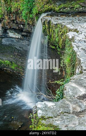 Scwd Gwladys, sur la rivière Pyrddin, photographié depuis le sommet des chutes Banque D'Images