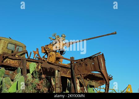 Vieux matériel militaire au cimetière d'Asmara Tank en Érythrée Banque D'Images