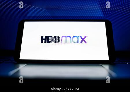 Nysa, Pologne. 2nd décembre 2022. Sur cette photo, un logo HBO Max apparaît sur un smartphone. (Image de crédit : © Mateusz Slodkowski/ZUMA Press Wire) Banque D'Images