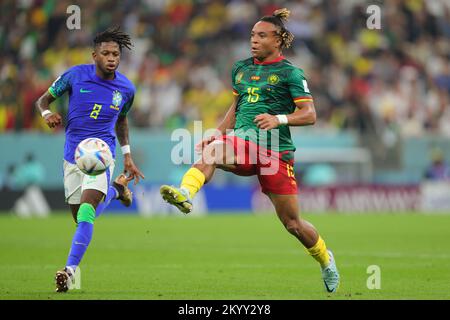 Lusail, Qatar. 02nd décembre 2022. Pierre Kunde du Cameroun passe le ballon lors du match de la coupe du monde de la FIFA, Qatar 2022 Groupe G entre le Cameroun et le Brésil au stade Lusail, Lusail, Qatar, le 2 décembre 2022. Photo de Peter Dovgan. Utilisation éditoriale uniquement, licence requise pour une utilisation commerciale. Aucune utilisation dans les Paris, les jeux ou les publications d'un seul club/ligue/joueur. Crédit : UK Sports pics Ltd/Alay Live News Banque D'Images