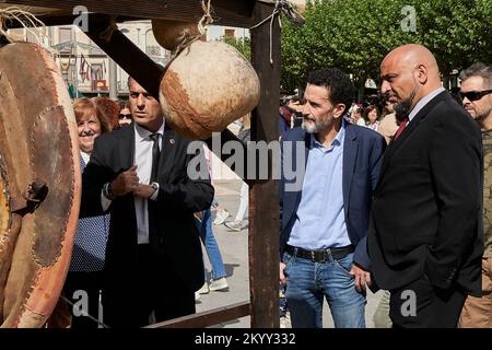 Alcalá de Henares,Madrid (Espagne);10082022;politicien espagnol Edmundo Bal, de Ciudadanos, parti politique en visite à Alcaláde Henares Cervantino Medieval Banque D'Images