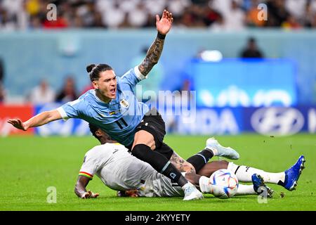 Al Wakrah, Qatar. 02nd décembre 2022. Darwin Nunez d'Uruguay et Daniel Amartey du Ghana lors de la coupe du monde de la FIFA Qatar 2022 Groupe H match entre le Ghana et l'Uruguay au stade Al Janoub à Al Wakrah, Qatar sur 2 décembre 2022 (photo par Andrew Surma/ Credit: SIPA USA/Alay Live News Banque D'Images