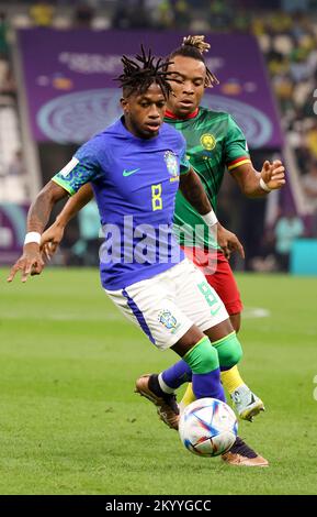 Al Daayen, Qatar. 02nd décembre 2022. Frederico Rodrigues de Paula aka Fred du Brésil, Pierre Kunde du Cameroun pendant la coupe du monde de la FIFA 2022, match de football du Groupe G entre le Cameroun et le Brésil sur 2 décembre 2022 au stade Lusail à Al Daayen, Qatar - photo Jean Catuffe / DPPI crédit: DPPI Media / Alay Live News Banque D'Images