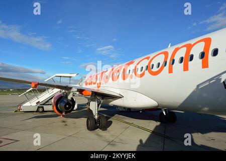 GENÈVE, SUISSE - 19 NOVEMBRE 2015 : avion easyJet Switzerland à l'aéroport de Genève. EasyJet Switzerland sa est une compagnie aérienne suisse à bas prix. Il fonctionne Banque D'Images