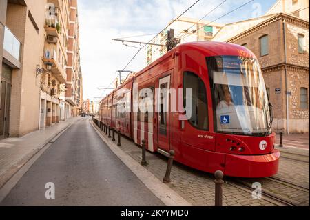 Valence, Espagne : 2022 15 novembre : Métro de la ville de Valence capitale de la Communauté Valencienne à l'hiver 2022. Banque D'Images