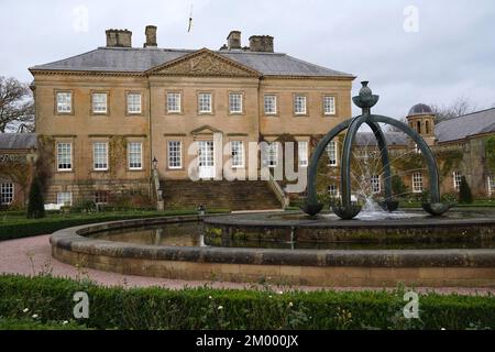 Une vue générale de la maison de Dumfries comme touche finale sont faits aux expositions de Noël à la maison de Dumfries, à Cumnock, en Écosse. Date de la photo: Jeudi 1 décembre 2022. Banque D'Images