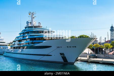 Super Yachts à Port de Barcelone, Espagne, Europe Banque D'Images