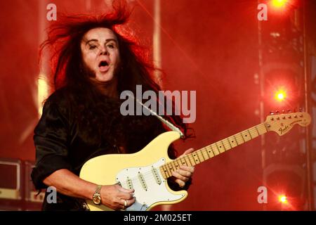 Toluca, Mexique. 02nd décembre 2022. Le guitariste suédois Yngwie Malmsteen, se produit sur la scène de l'Enfer pendant le festival du métal Enfer et ciel au forum Pegasus. Sur 2 décembre 2022 à Toluca, Mexique. (Credit image: © Carlos Santiago/eyepix via ZUMA Press Wire) Banque D'Images