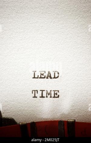 Expression de délai écrite avec une machine à écrire. Banque D'Images