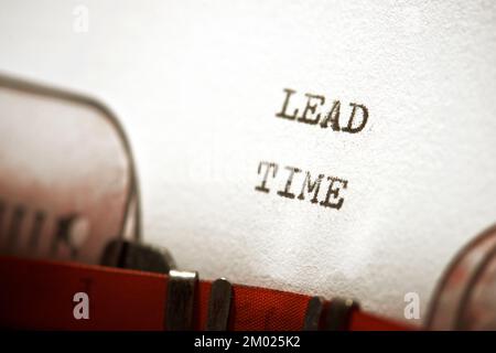 Expression de délai écrite avec une machine à écrire. Banque D'Images