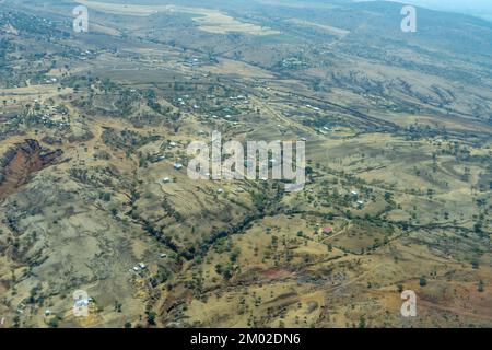 Photographie aérienne des fVlages et des champs cultivés en Tanzanie Banque D'Images