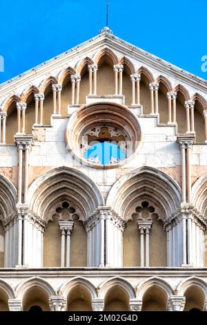 Fronton de la Cathédrale, Ferrara Italie Banque D'Images