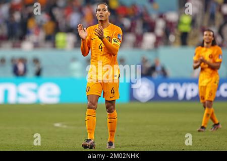 Doha, Qatar. 03rd décembre 2022. Virgile van Dijk, des pays-Bas, célèbre la victoire et le classement après le match entre les pays-Bas et les États-Unis, pour la ronde de 16 de la coupe du monde de la FIFA Qatar 2022, Khalifa International Stadium ce samedi 03. 30761 (Heuler Andrey/SPP) crédit: SPP Sport presse photo. /Alamy Live News Banque D'Images