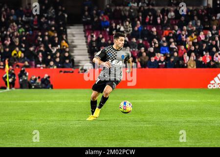 2 décembre 2022: GRENADE, ESPAGNE - DÉCEMBRE 2: Xeber Alkain de Deportivo Alaves contrôle la balle pendant le match entre Grenade CF et Deportivo Alaves de la Liga Smartbank sur 2 décembre 2022 à Nuevo Los Carmenes à Grenade, Espagne. (Credit image: © Samuel Carreño/PX Imagens via ZUMA Press Wire) Banque D'Images