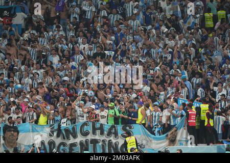 Al Rayyan, Qatar. 03rd décembre 2022. Fans argentins lors de la coupe du monde de la FIFA, Qatar. , . À Al Rayyan, au Qatar. (Photo de Bagu Blanco/PRESSIN) crédit: PRESSINPHOTO SPORTS AGENCY/Alay Live News Banque D'Images