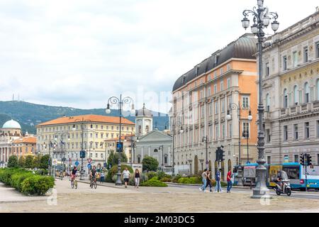 Promenade en front de mer (Riva Nazario Sauro), Trieste, région Friuli Venezia Giulia, Italie Banque D'Images