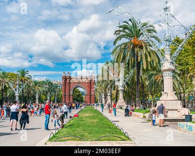 Arco de Triunfo de Barcelona et Promenade Passeig de Lluis Companys, Barcelone, Catalogne, Espagne, Europe Banque D'Images