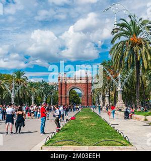 Arco de Triunfo de Barcelona et Promenade Passeig de Lluis Companys, Barcelone, Catalogne, Espagne, Europe Banque D'Images